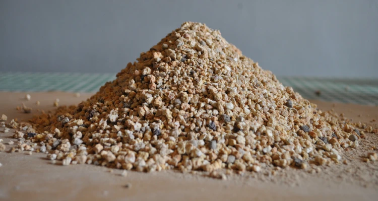  KRUSZYWO SZAMOTOWE BOS 140/5 WOREK 25 KG